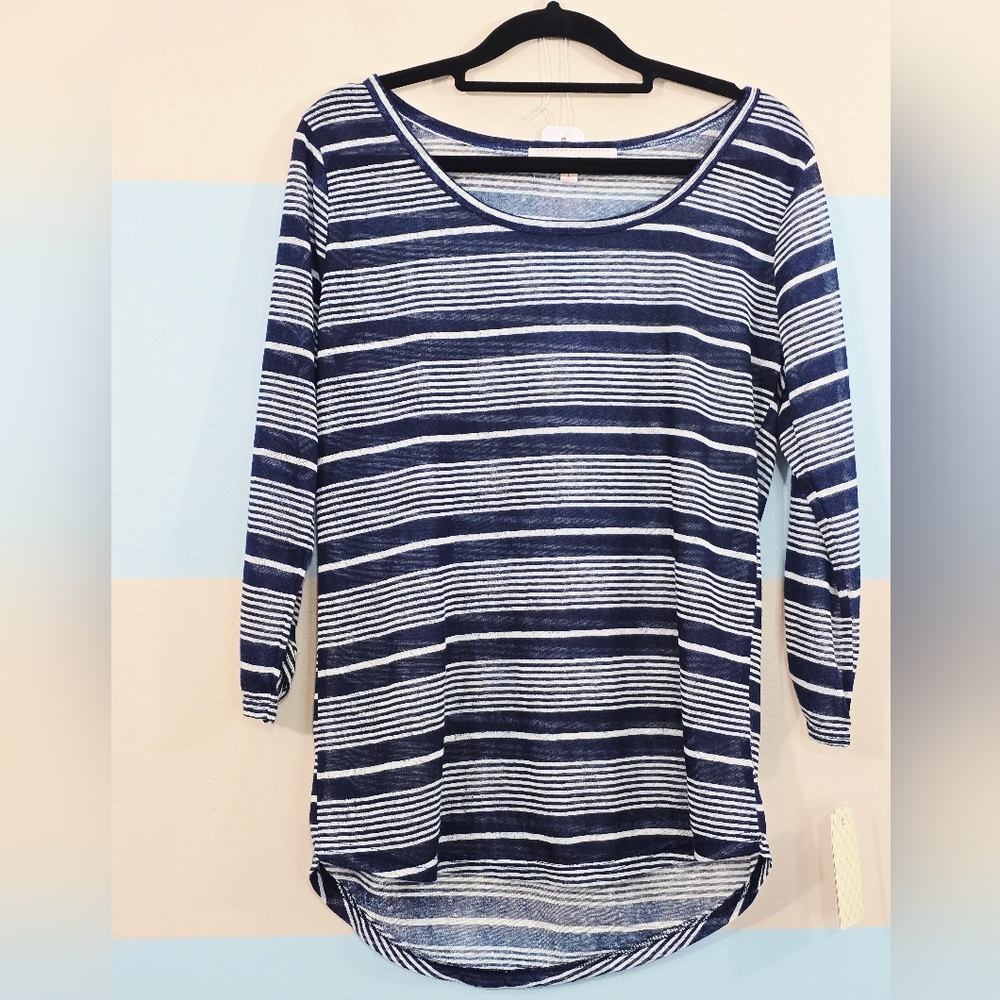 NWT Striped Navy and White Women's Top - Picture 2 of 8
